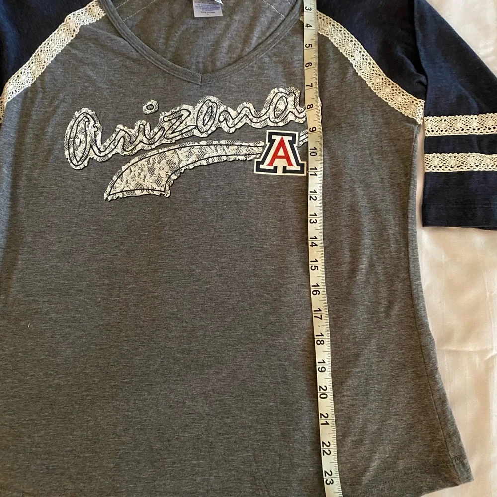 EUC women’s L Arizona Wildcat lace tee - Picture 3 of 14